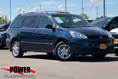 2004 Toyota Sienna LE