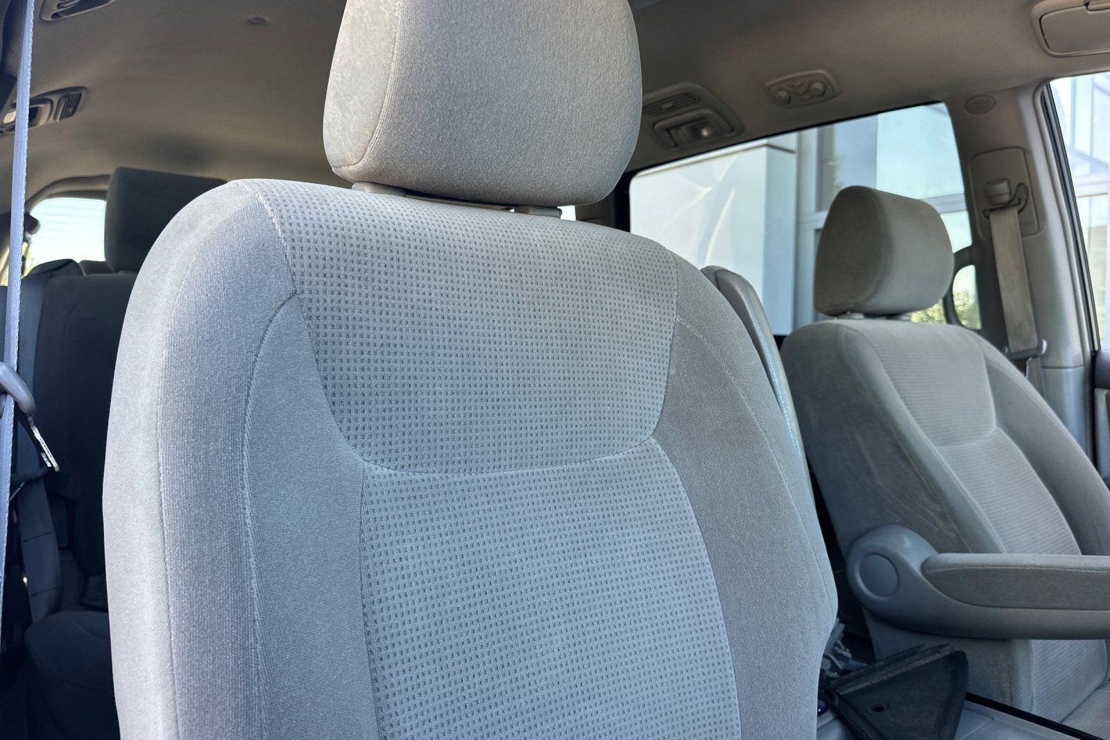 2004 Toyota Sienna LE