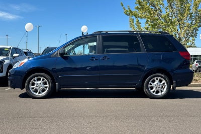 2004 Toyota Sienna LE