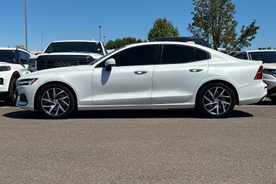 2019 Volvo S60 T6 Momentum