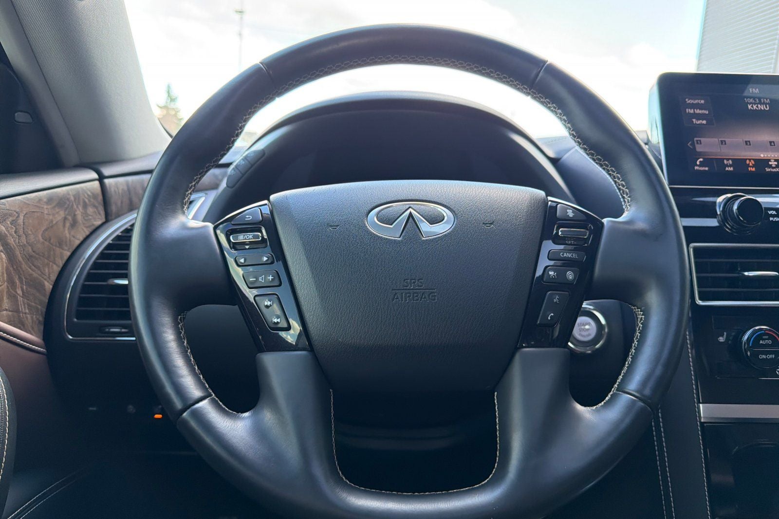 2022 INFINITI QX80 LUXE