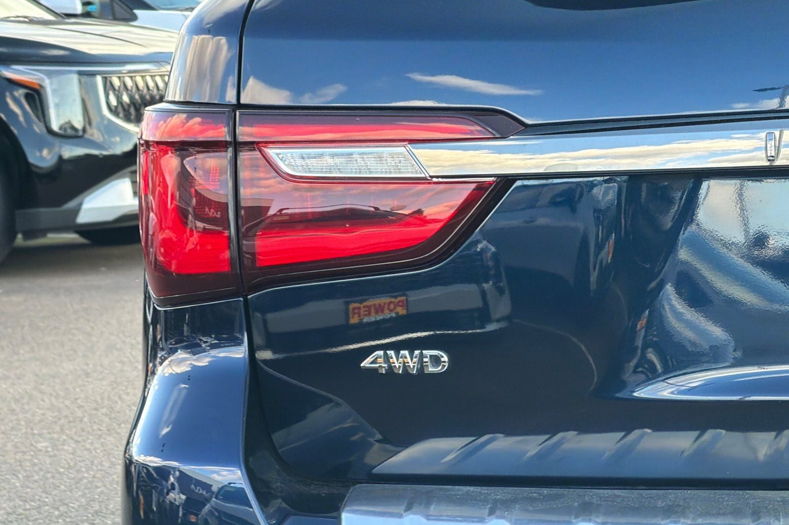 2022 INFINITI QX80 LUXE