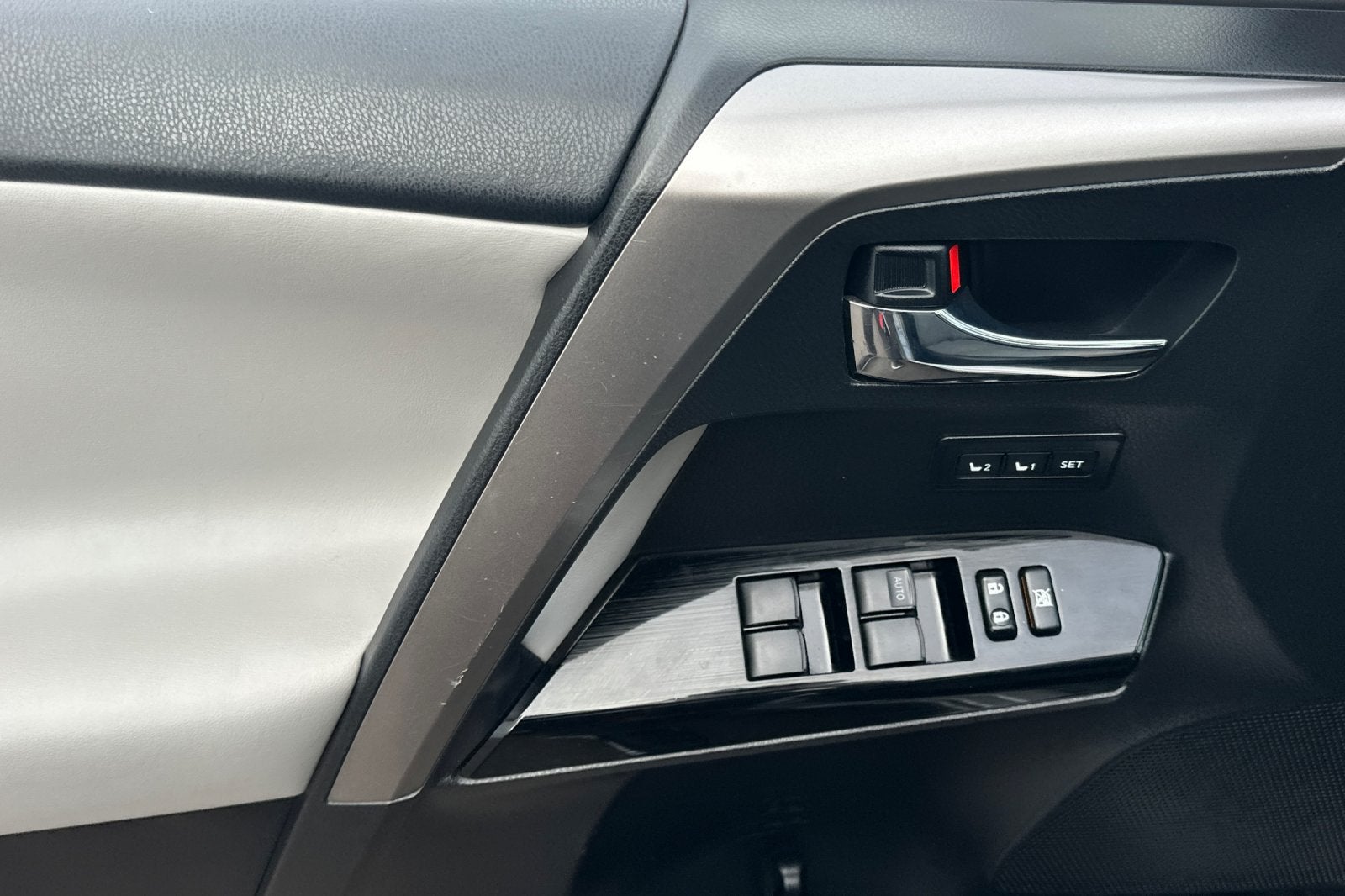 2016 Toyota RAV4 Hybrid Limited