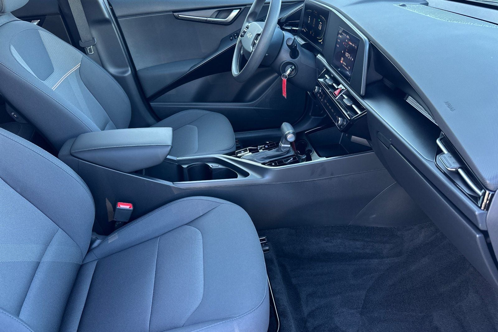 2024 Kia Niro LX