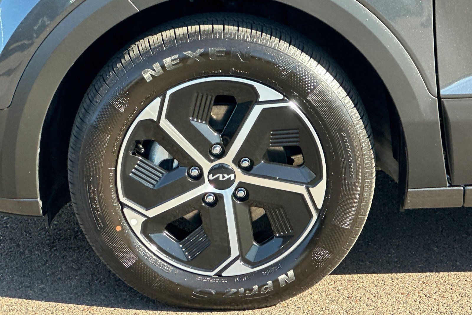 2024 Kia Niro LX