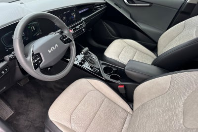 2023 Kia Niro SX