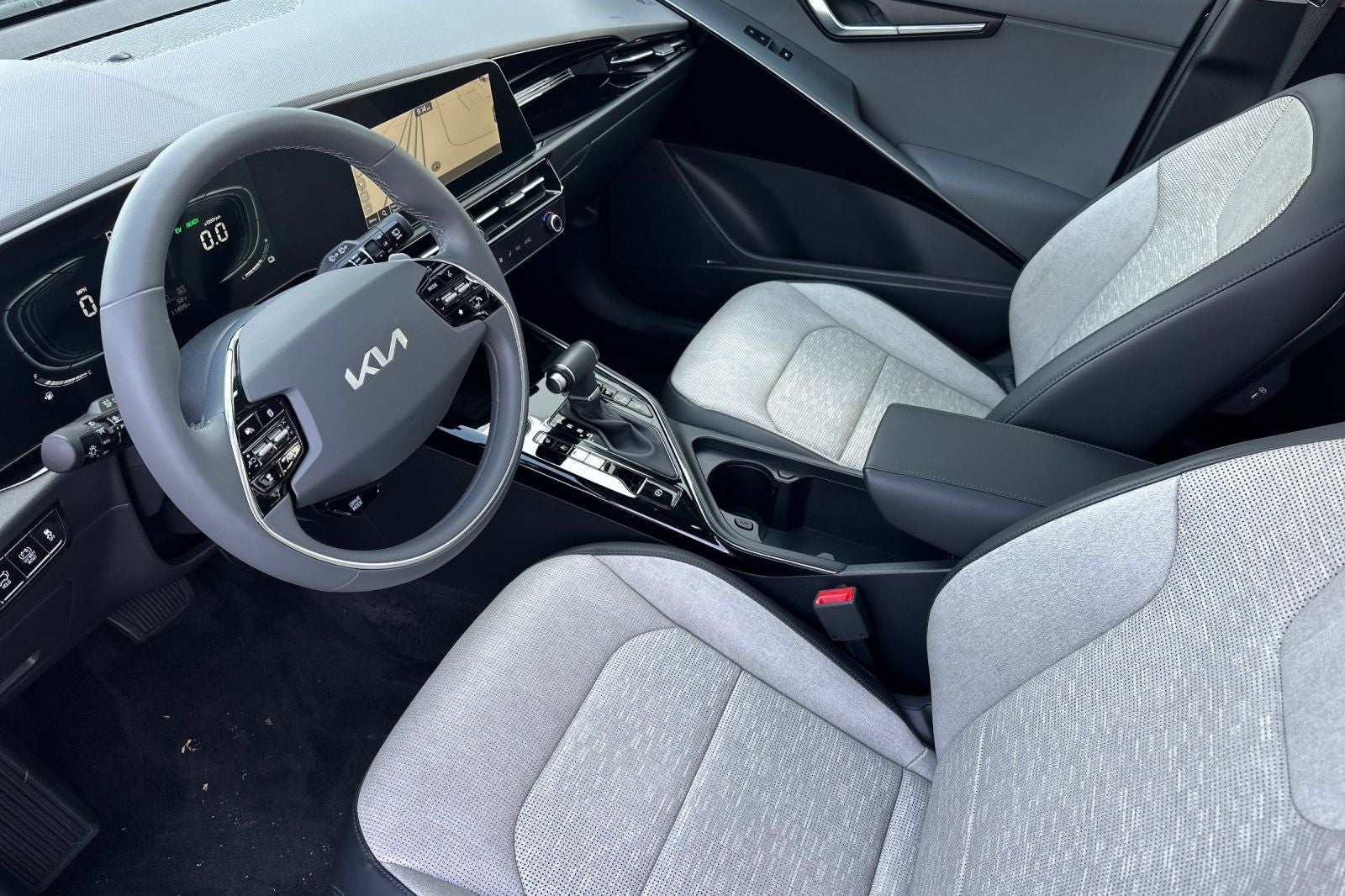 2024 Kia Niro SX