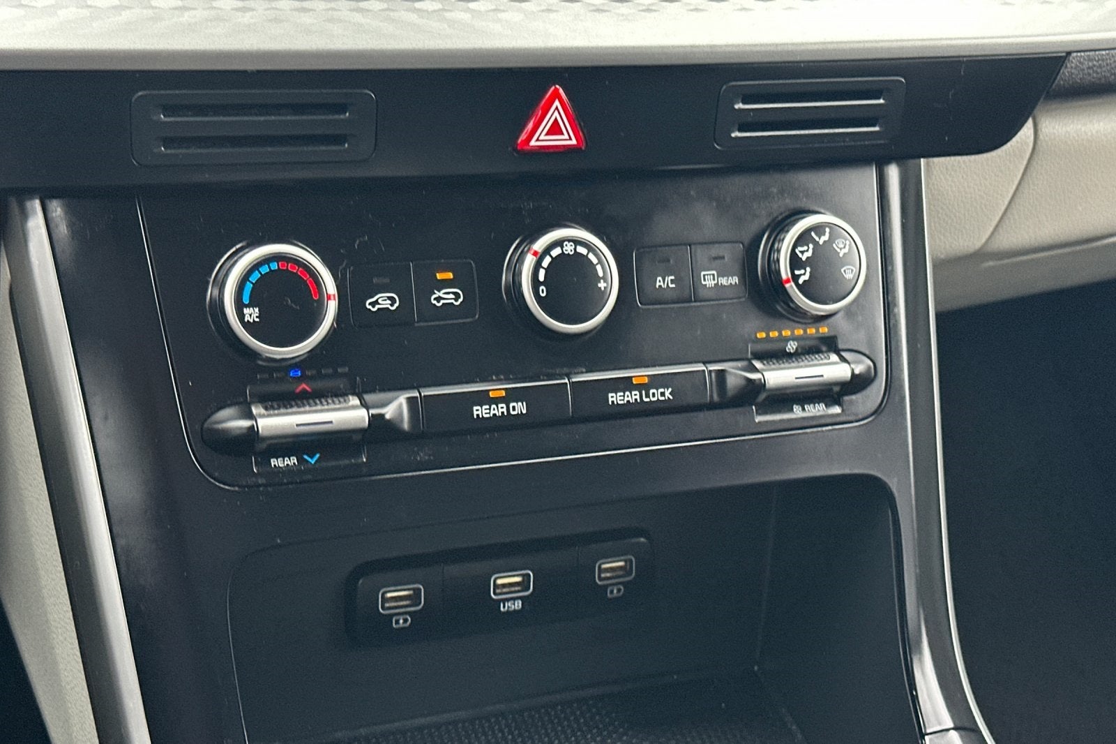 2022 Kia Carnival LXS