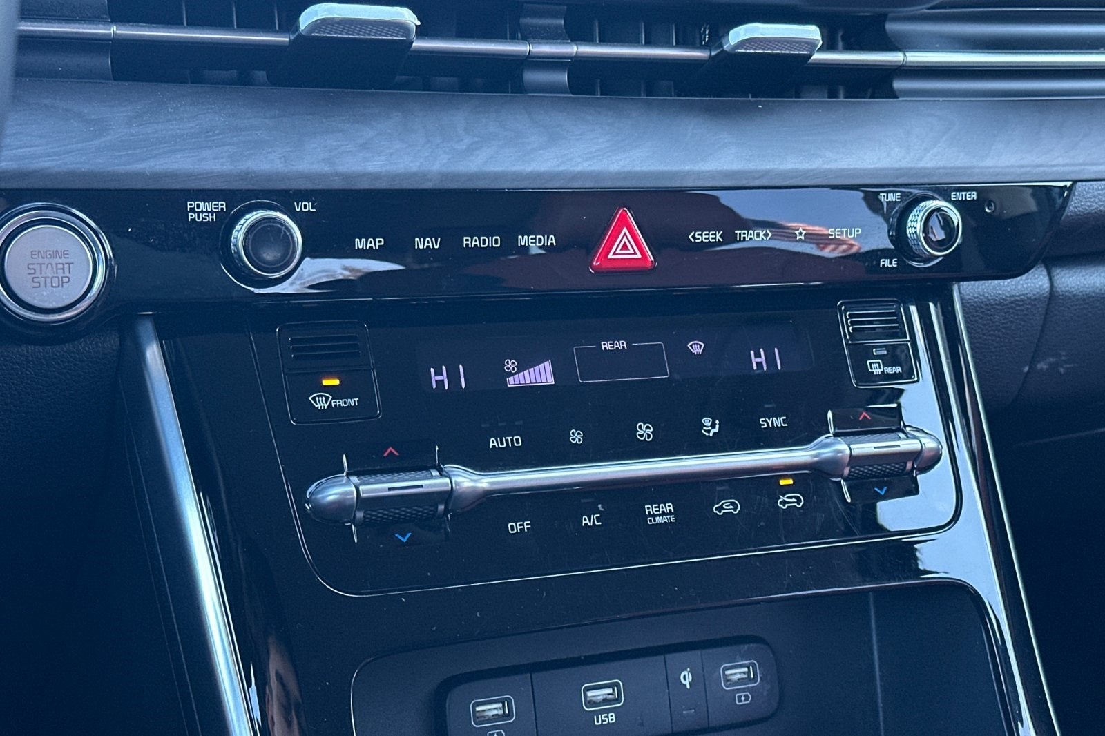 2023 Kia Carnival SX