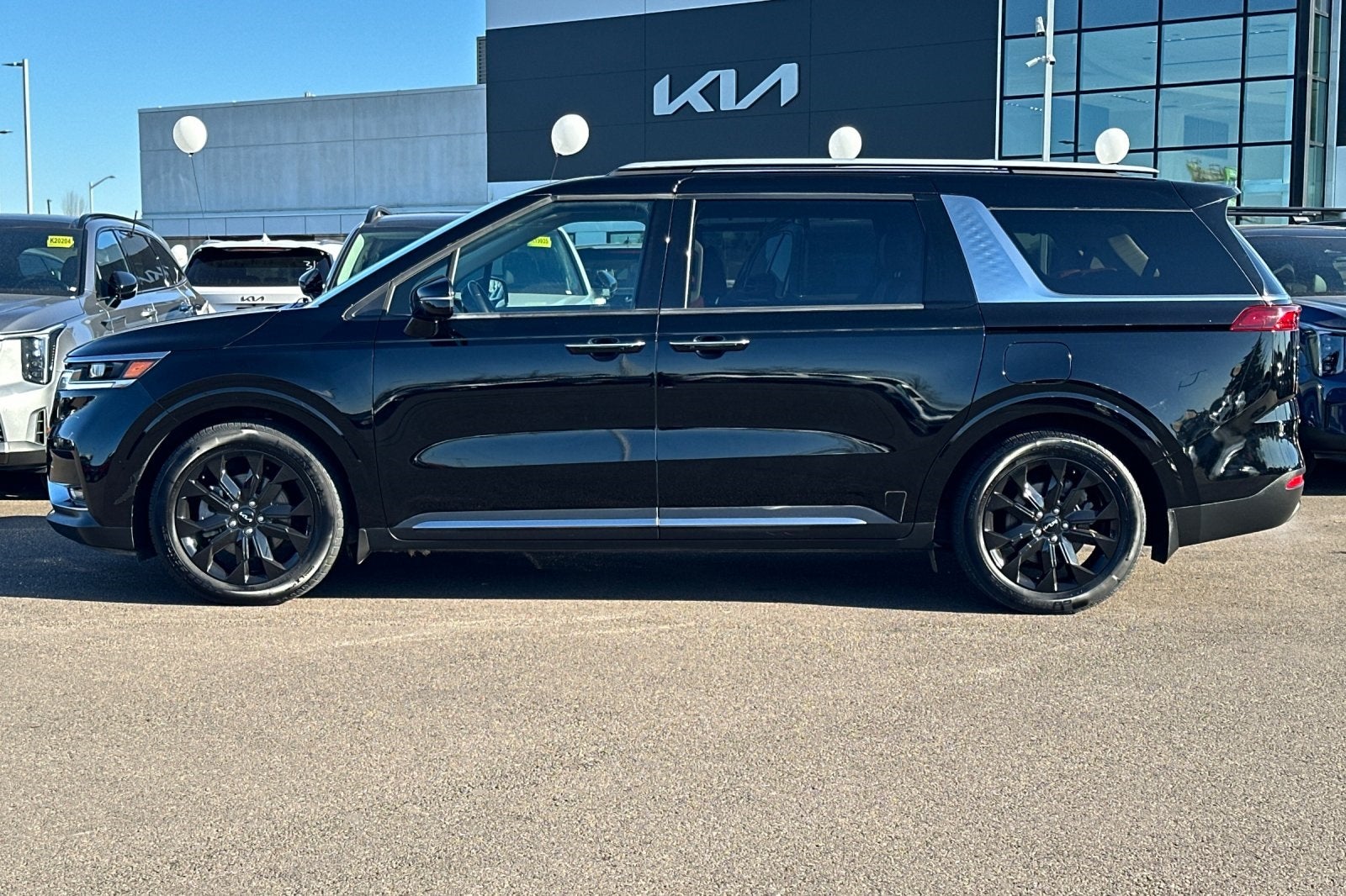2023 Kia Carnival SX