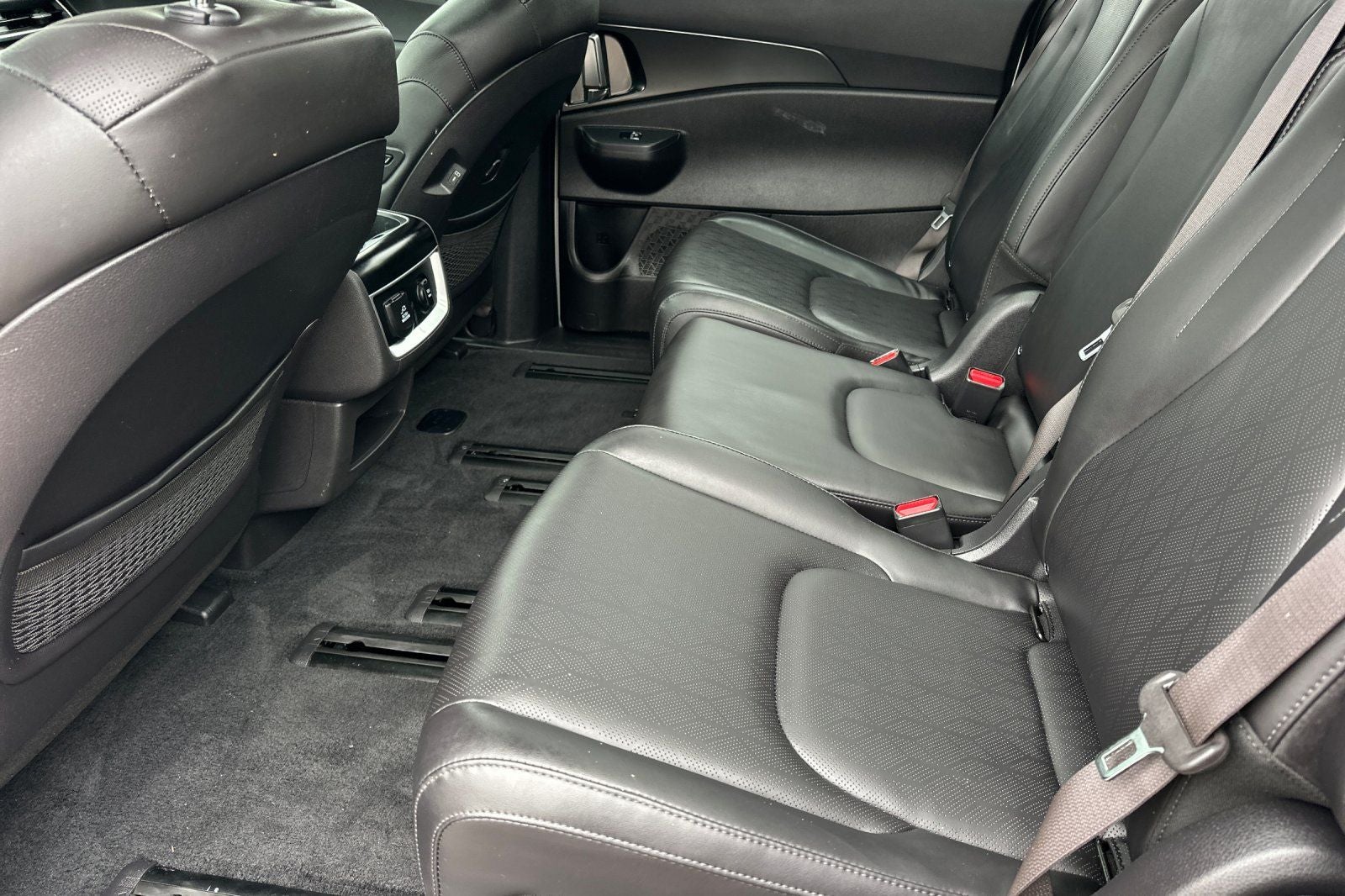 2025 Kia Carnival SX