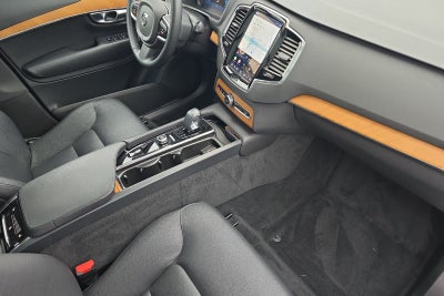 2023 Volvo XC90 B5 Plus
