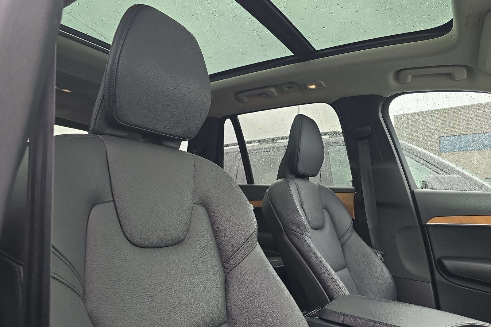 2023 Volvo XC90 B5 Plus