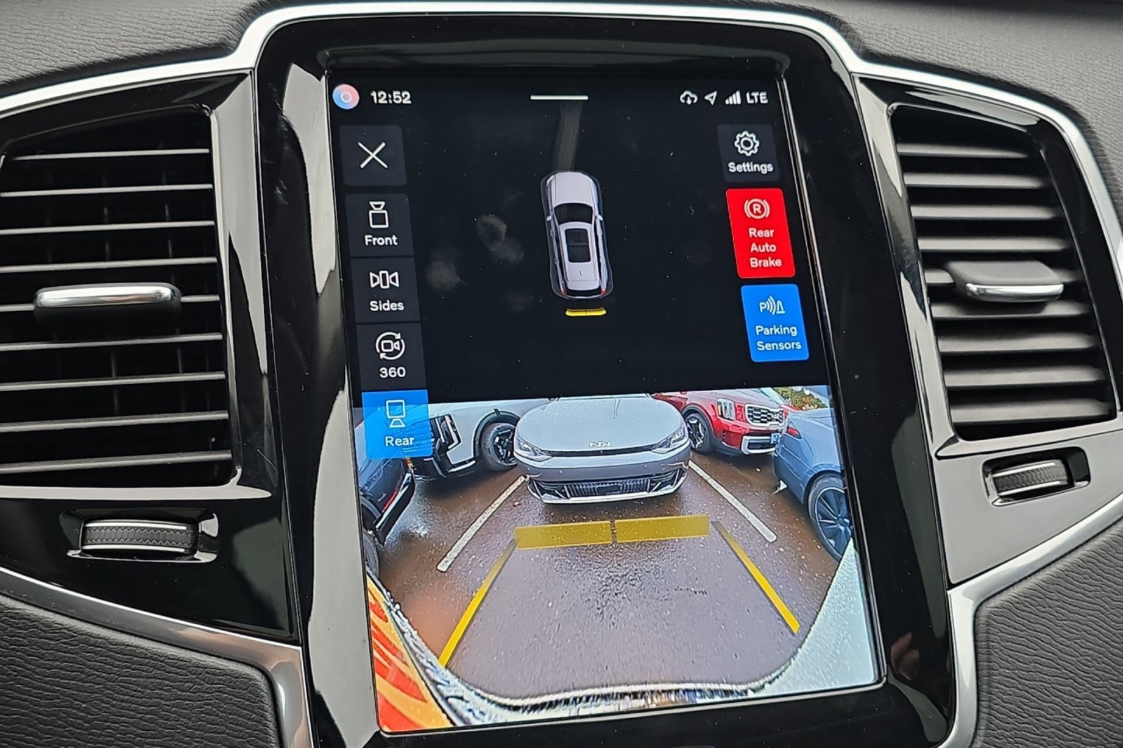 2023 Volvo XC90 B5 Plus