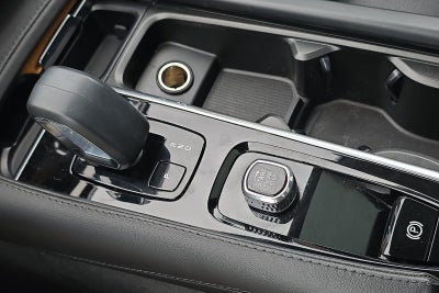 2023 Volvo XC90 B5 Plus