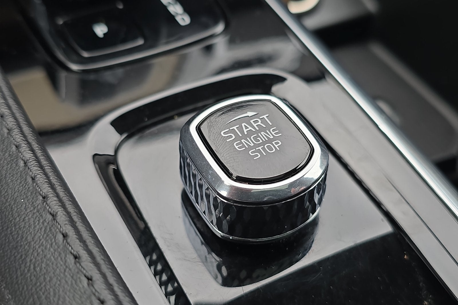 2023 Volvo XC90 B5 Plus