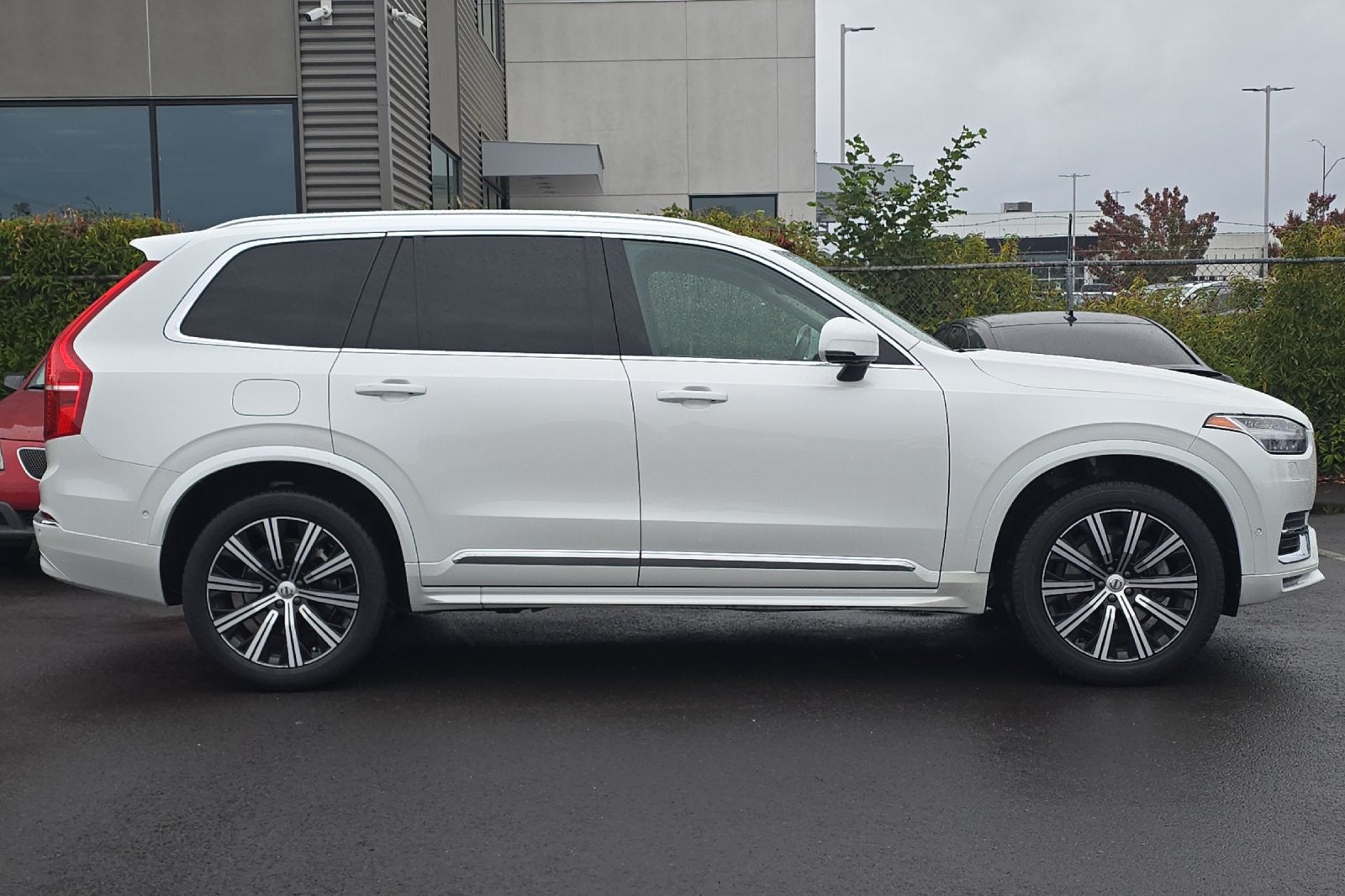 2023 Volvo XC90 B5 Plus