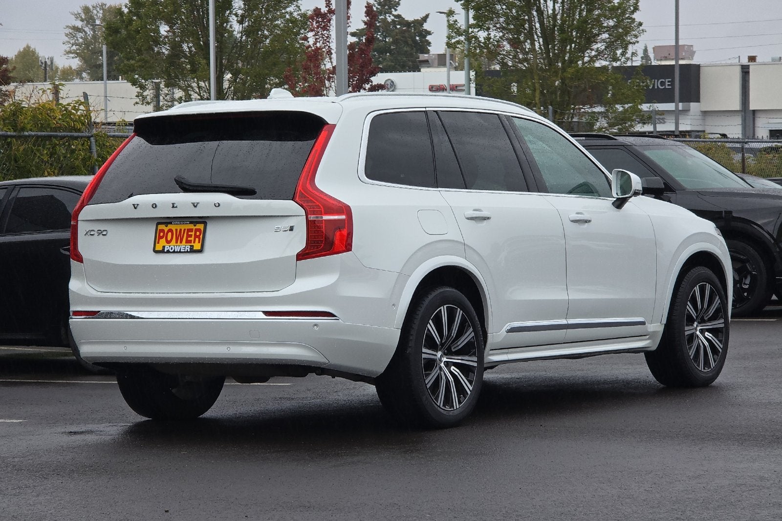 2023 Volvo XC90 B5 Plus