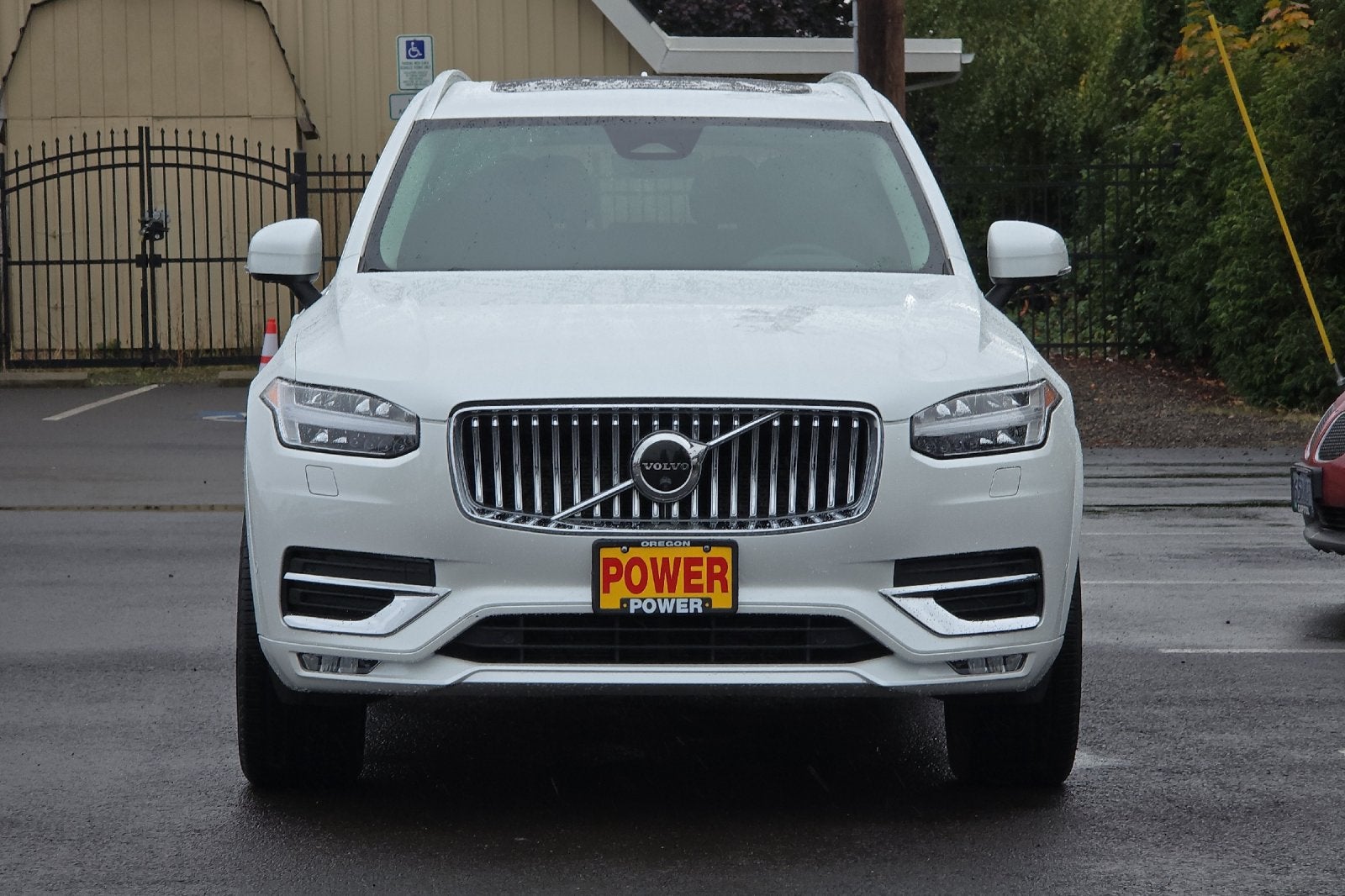 2023 Volvo XC90 B5 Plus