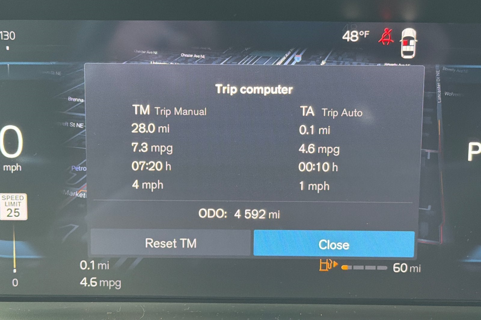 2025 Volvo XC40 B5 Ultra Dark Theme