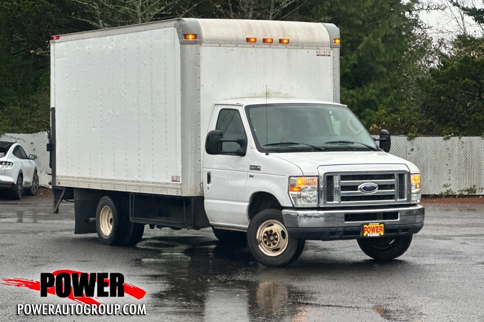 2011 Ford E-350SD 14 FT Power Lift Gate