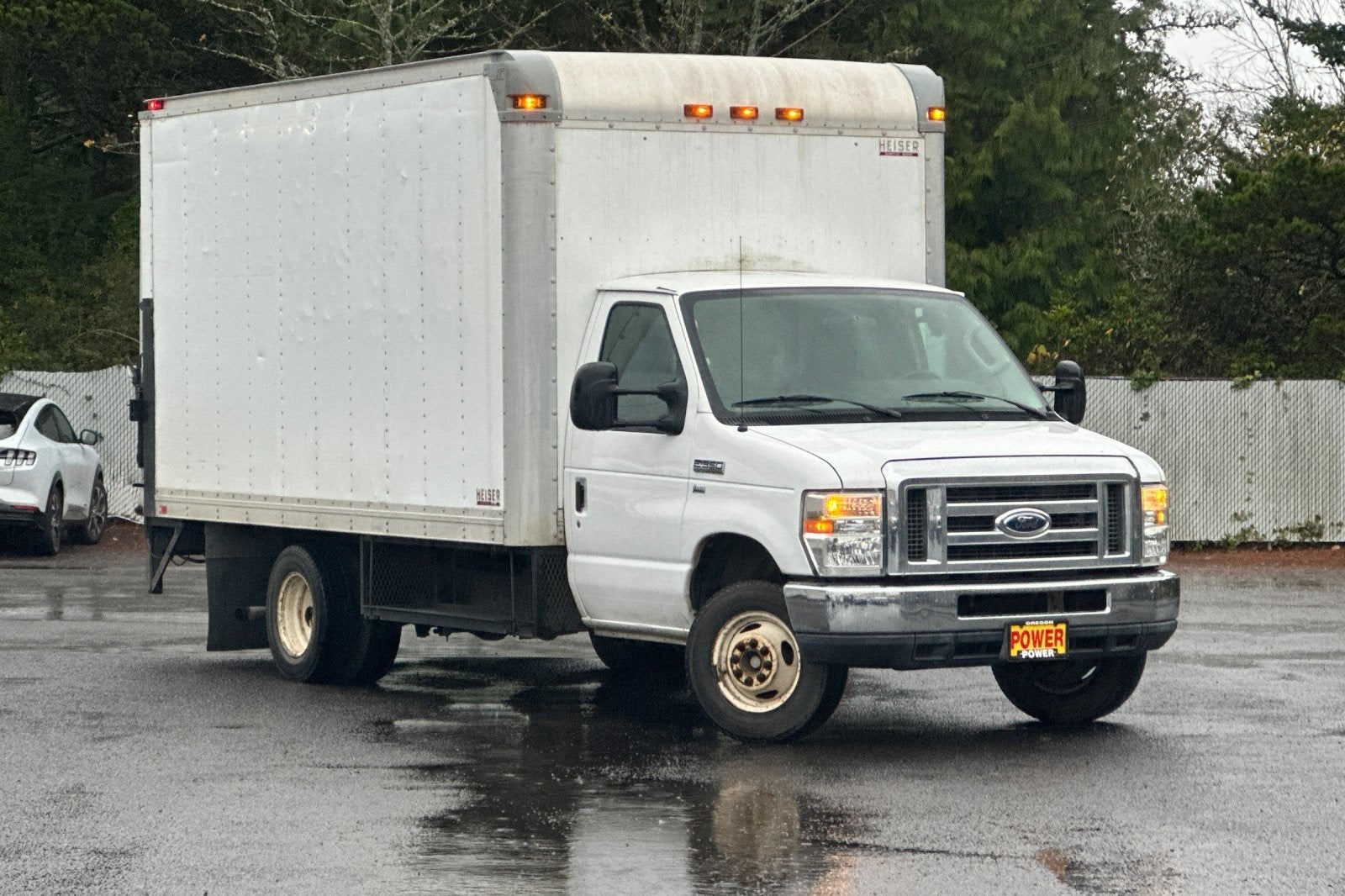 2011 Ford E-350SD 14 FT Power Lift Gate