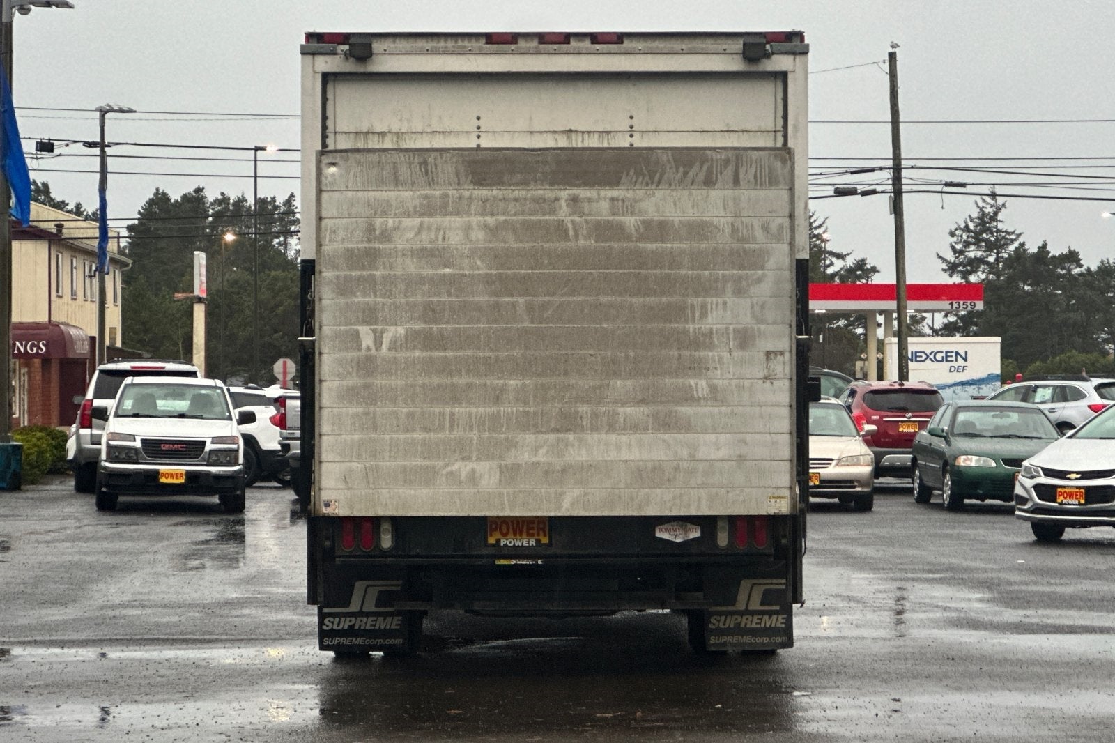 2011 Ford E-350SD 14 FT Power Lift Gate